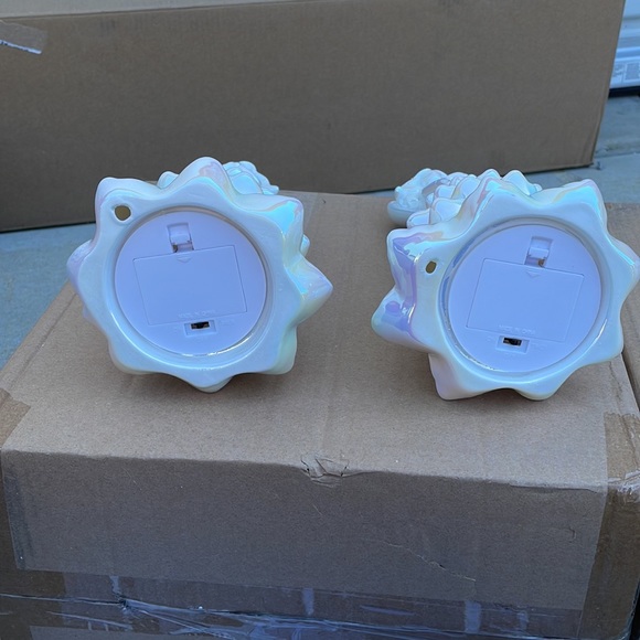 Valerie Parr Hill Set of 2 Illuminated Iridescent Porcelain Angels - Picture 5 of 9